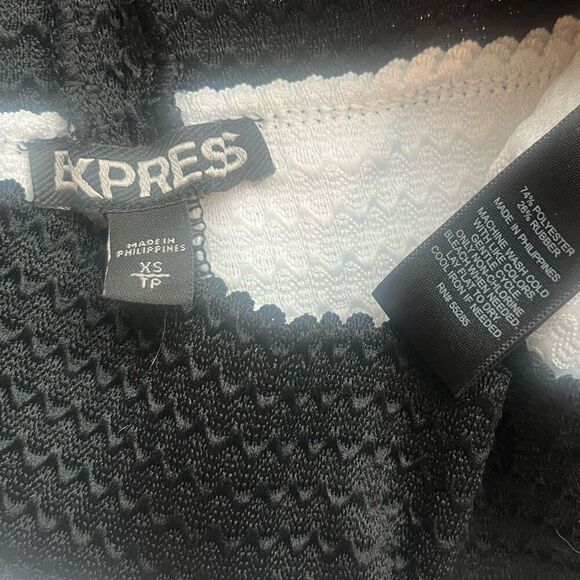 Express Pleated Mini Skirt Striped White Black Women's Size XS - Picture 2 of 3